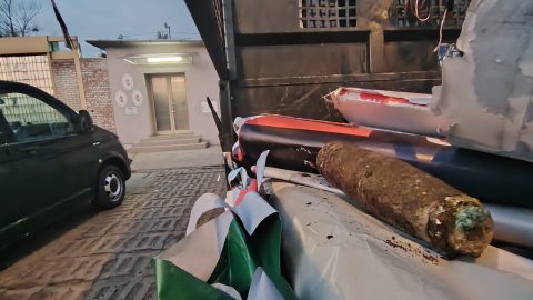 Talált egy második világháborús gránátot, feltette a teherautó platójára és elautókázott vele a tűzszerészekhez