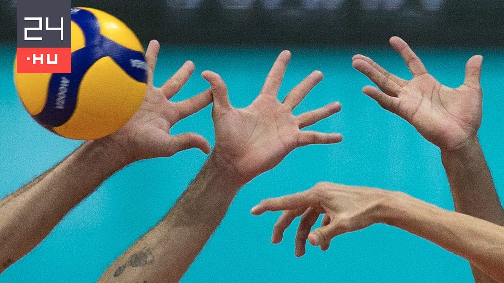 Kiderült, miért vitték el a rendőrök meccs közben a magyar röplabdacsapat edzőjét