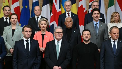 Macron kedden találkozik az országokkal, akik békefenntartókat küldenének Ukrajnába