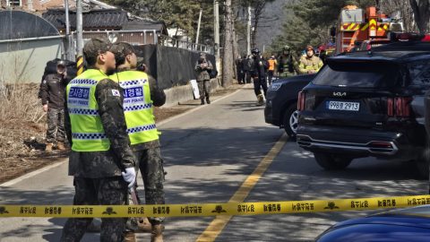 Lakóházakat bombázott véletlenül a dél-koreai légierő, tizenöt sérült