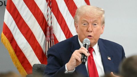 Trump visszavonta fenyegetését a kanadai vámok megduplázásáról