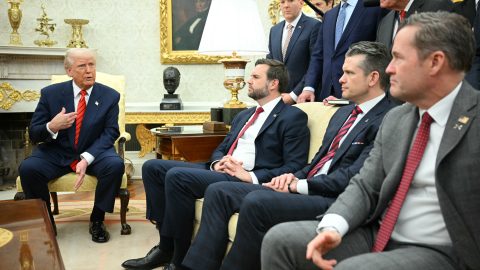 Simán megtalálhatóak az interneten a telefonszámaik, adataik a Trump-kormány haditerveket chatcsoportban kibeszélő tagjainak