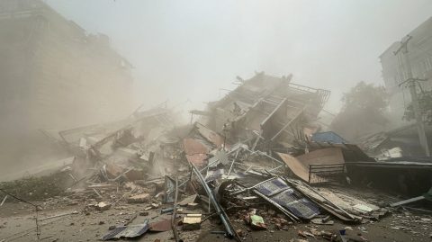 Majdnem háromszáz halottja van eddig a délkelet-ázsiai földrengésnek, magyar áldozat nincs közöttük