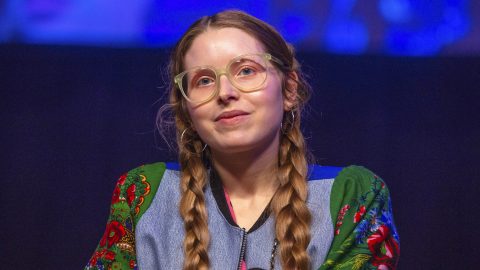 Adósságrendezés céljából hajvideókat posztol OnlyFansre a Harry Potter-filmek színésze, Jessie Cave