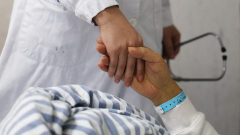 Milliók halálát okozhatja a HIV-segélyek visszavonása