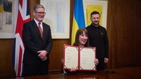A zárolt orosz pénzügyi eszközök hozamából folyósított hitelt Ukrajnának a brit kormány