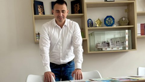 Csepel Fideszből kiszorított polgármestere petíciót indított, hogy saját kerületében felújíthasson egy iskolát