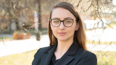 A civil-ellenzéki jelölt simán megverte a függetlenként induló fideszest az orosházi időközin