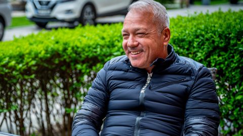 Balogh Levente kézen állós fotóval lepte meg követőit