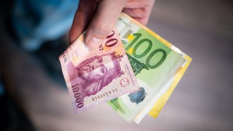 Gyengült a forint