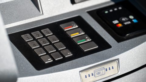 Falvanként legalább egy bankautomatát és templomfelújítási programot jelentett be Orbán