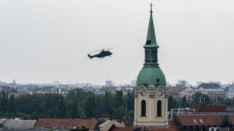 A Fidesz 65–70 millió forintot szeretne egy fővárosi templom díszkivilágítására, a Párbeszéd frakcióvezetője szerint akkor legyen szivárványszínű