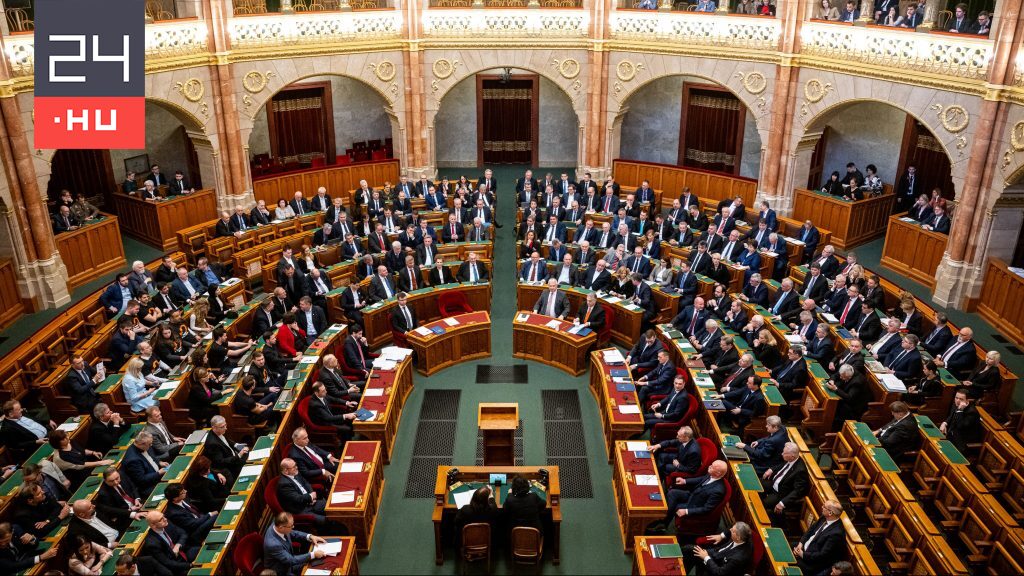 A Fidesz benyújtotta a 30 év alatti anyák szja-mentességéről szóló törvényjavaslatot