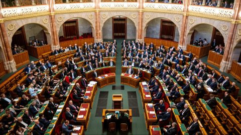 A Fidesz benyújtotta a 30 év alatti anyák szja-mentességéről szóló törvényjavaslatot