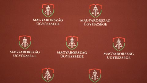 Fals indokokra hivatkozva tennék lehetővé, hogy öt évvel később vonulhatnának nyugdíjba az ügyészek