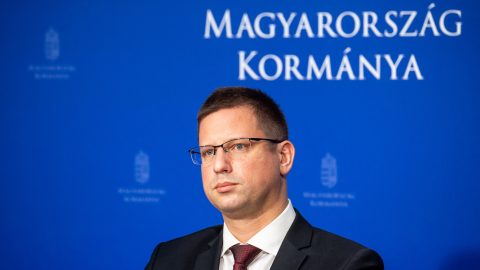 Árrésstoppal vagy árplafonnal fognak válaszolni, ha a kereskedők más termékek árát emelik