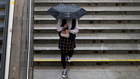 Két vármegyében zivatarokra figyelmeztetnek, az ég is megdörrenhet
