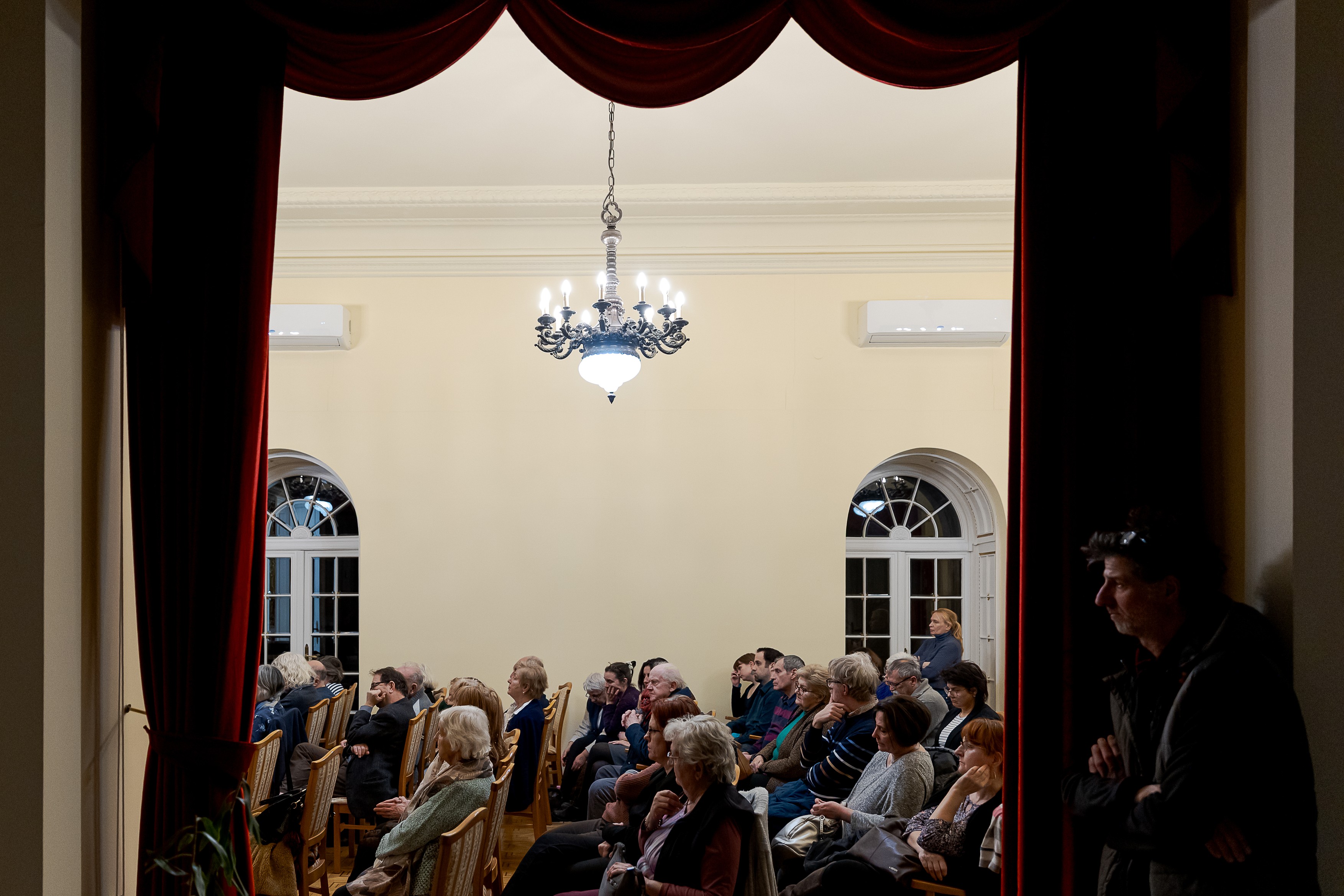 „Úgy éreztem, hogy anyám elárult engem, és potyogni kezdtek a könnyeim” – mi történik, ha megtudod, hogy a szüleid ügynökök voltak? 1