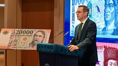 Így reagált a forint a Varga Mihály által vezetett MNB első kamatdöntésére