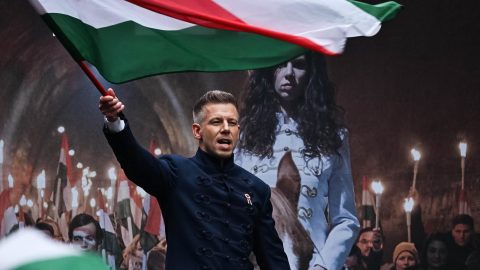 Kósa Lajos Debrecenben az orosz főkonzullal koszorúzott március 15-én