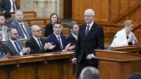 A Kúria elnökét nem Orbán poloskázása aggasztja, hanem Magyar Péter kijelentése