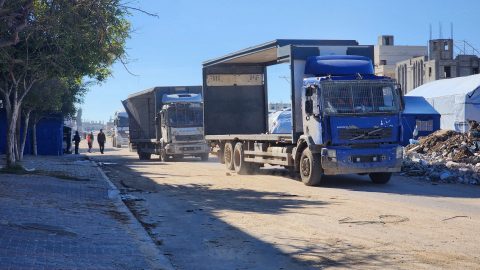Izrael váratlanul leállította a gázai segélyezést