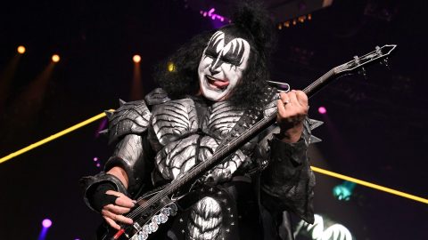 Közel 4,5 millió forintért bárki Gene Simmons „asszisztense” lehet egyetlen napra