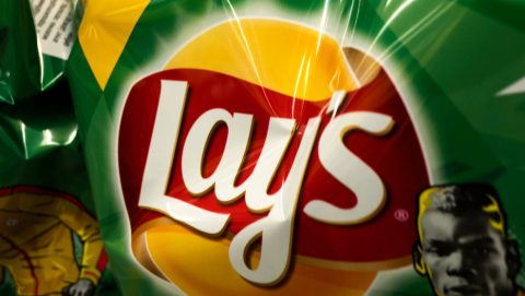 Összekeverték a csomagolásokat, visszahívják az egyik Lays chipset