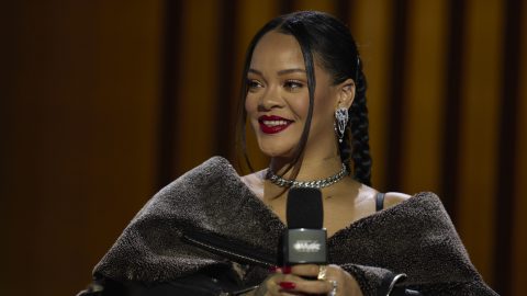 Rihanna nőnap alkalmából megmutatta, hogy nézett ki a szülőszobában