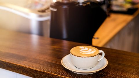 Hétfői friss hírek, forgalom, időjárás – Reggeli pakk