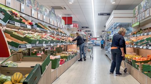 A Lidl fizetőssé tette külföldön, ami eddig ingyenes volt – a magyar vásárlókra is ez várhat