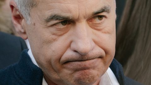 Káosz Romániában Georgescu kizárása után: nem csak a szélsőjobboldalon tűntek fel furcsa elnökjelöltek