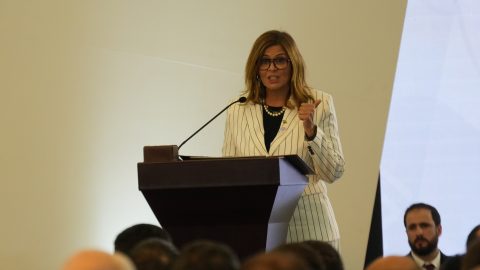 Miniszterelnök nélkül alakult meg az új szíriai kormány, amelynek női tagja is van