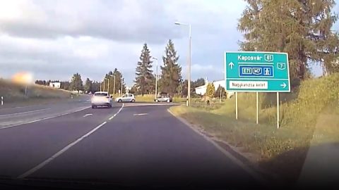 Hatvan helyett közel százzal ment, két ember meghalt a balesetben – vádat emeltek egy 25 éves férfi ellen