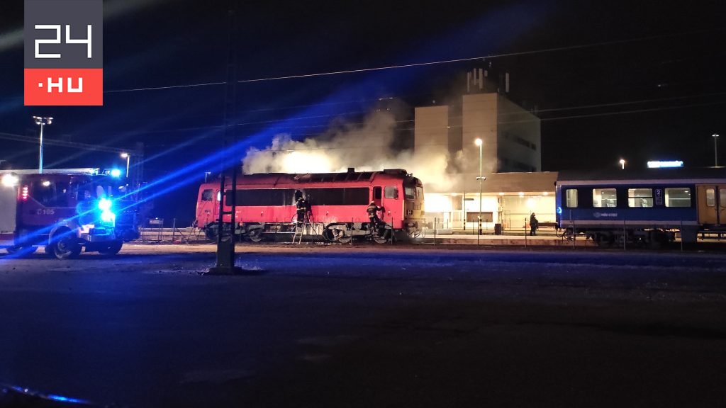 Kigyulladt egy mozdony Balatonfüreden, az észak-balatoni vonalon megnő a menetidő