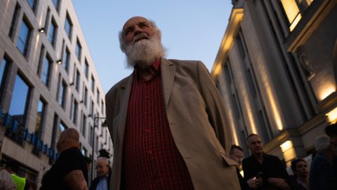 Hiába a bírósági döntés, Iványi Gáborék egyelőre nem tudják újraindítani az oktatást a bezárt iskoláikban