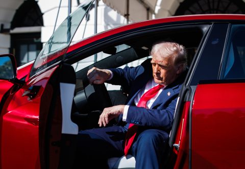 Trump legújabb ötlete: 200 százalékos vámot vet ki az európai borokra