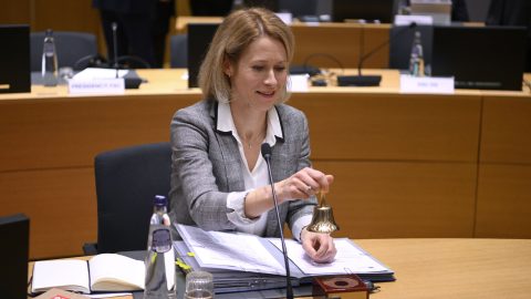Szijjártó számon kéri az oroszokat sújtó szankcióért cserébe vállalt garanciákat