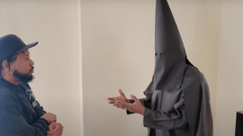 Csuklyában adott egyórás interjút Kanye West
