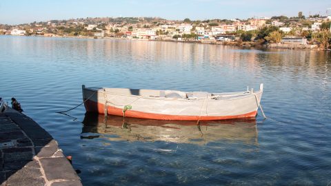 Ősi épület bukkant elő egy olaszországi tóból