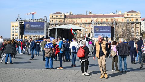 Kormány: a MOK az ellenzéknek kampányol