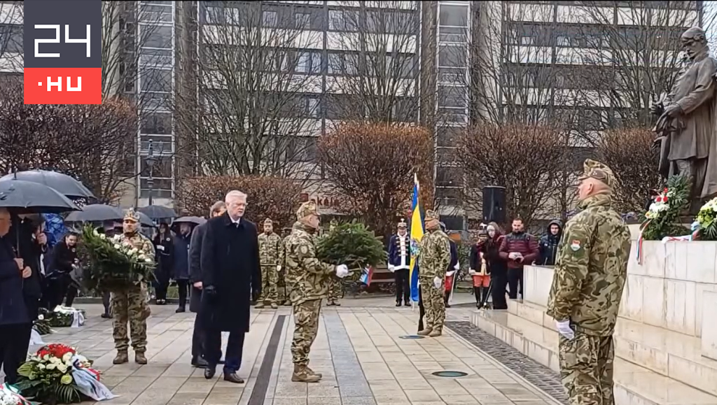 Kukába dobta az orosz főkonzul március 15-i koszorúját a debreceni momentumos