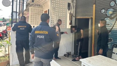 25 évig élt Thaiföldön 30 napos vízummal egy férfi, ez idő alatt párra lelt és gyermeke is született