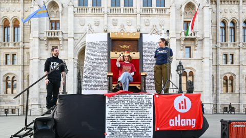 „Nem bújnék Mészáros bőrébe, inkább maradjon nyugodt a lelkiismeretem” – megtartották az Első Nemzeti Oligarcha Napot