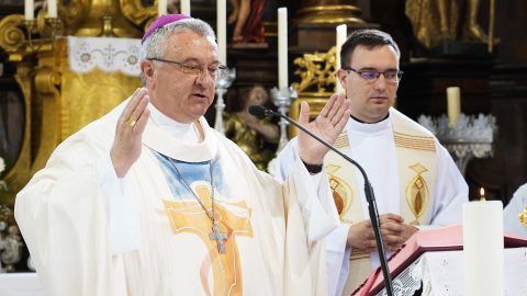 Az egész országban eltiltották a papi tevékenységtől az ismert győri lelkészt