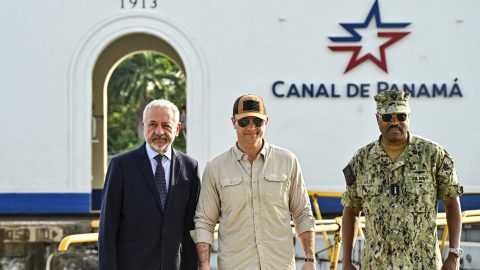 Amerikai védelmi miniszter: Visszavesszük a Panama-csatornát