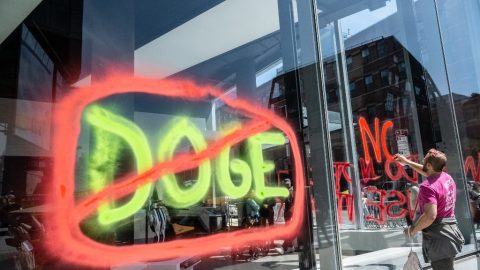 Az FBI őrizetbe vett egy illegális bevándorló őrizetbe vételének meghiúsításával gyanúsított bírónőt