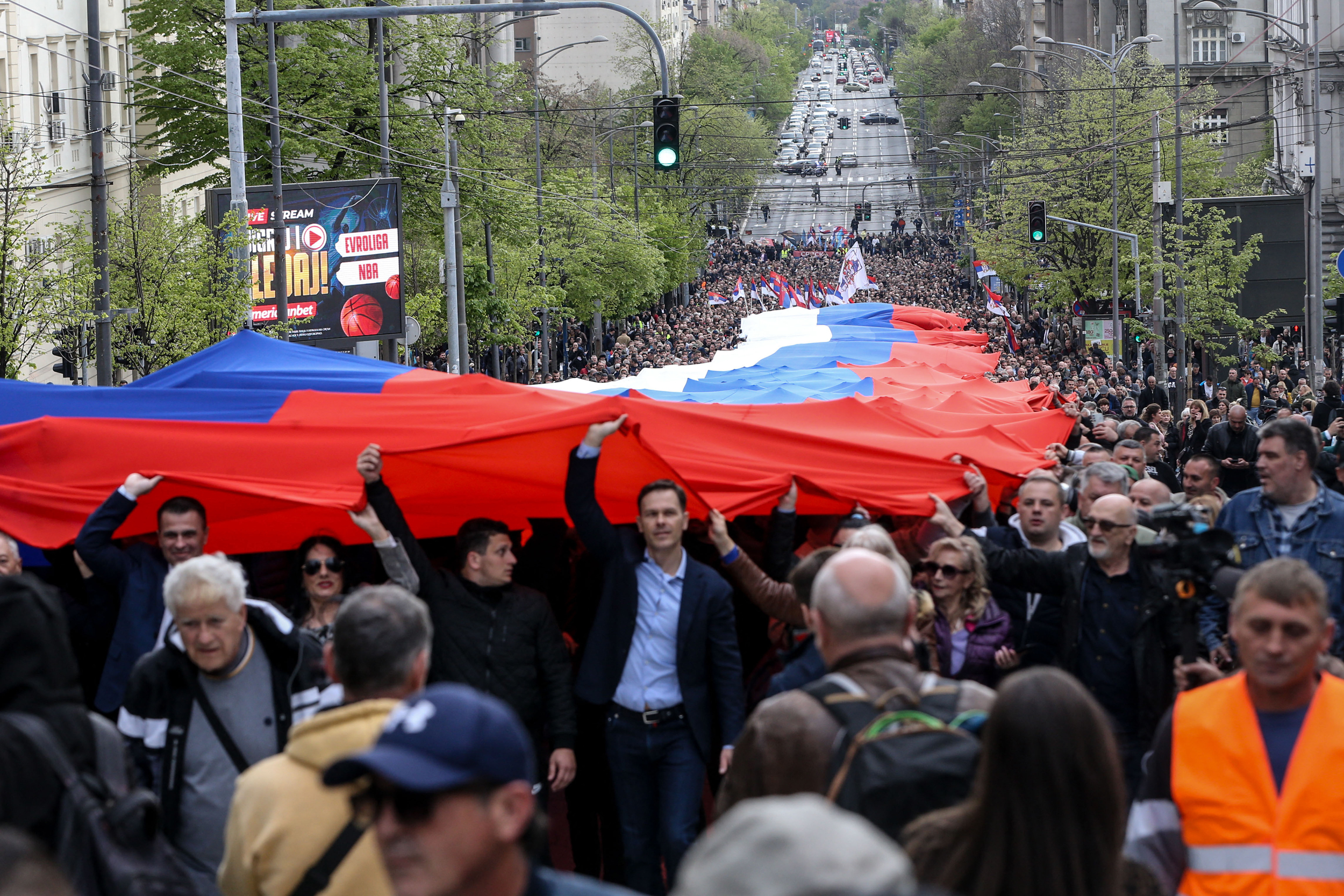 Orbánt vetítették a Vucic-híveknek, Szerbiában megtorló akcióktól tartanak 1