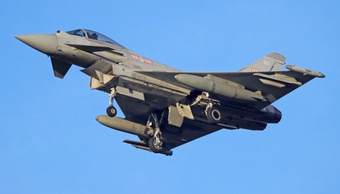 Két orosz repülőt is elfogtak brit Typhoon vadászgépek a múlt héten