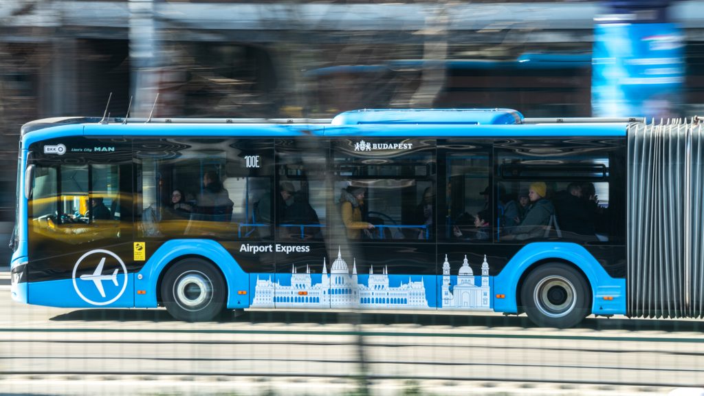 Májustól hatpercenként jár a 100E